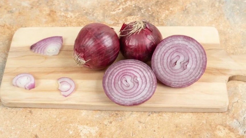 How to Consume Raw Onions to Prevent Heatstroke